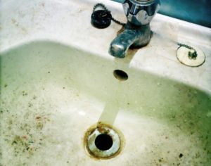 Read more about the article 7 Signs You Need a Drain Cleaning Service